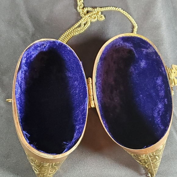 60's Brass and Copper Pillow Purse - Picture 6 of 8